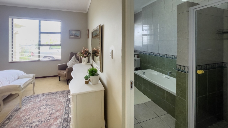 4 Bedroom Property for Sale in Groot Brakrivier Central Western Cape